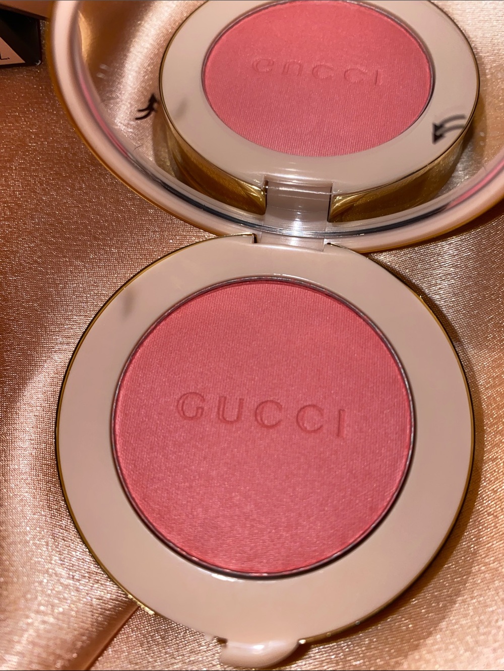 Gucci Blush De Beauté Duo in Radiant Pink & Intense Plum Bright Color limited Ed - Picture 8 of 9